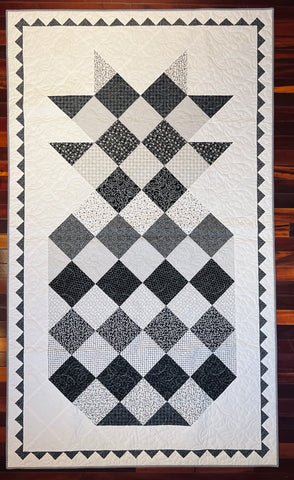 Aloha Pineapple Quilt - Black and White Farmhouse